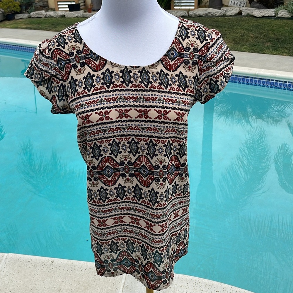 Cool patterned top with butterfly sleeves by Japna | Size XS